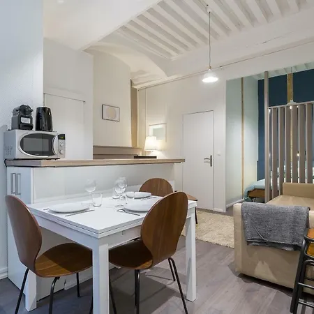 Jusqua 6 Personnes Au Coeur Du Vieux Λυών